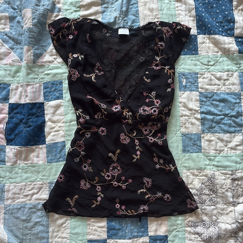 Y2K 2000s floral tie/wrap around top
